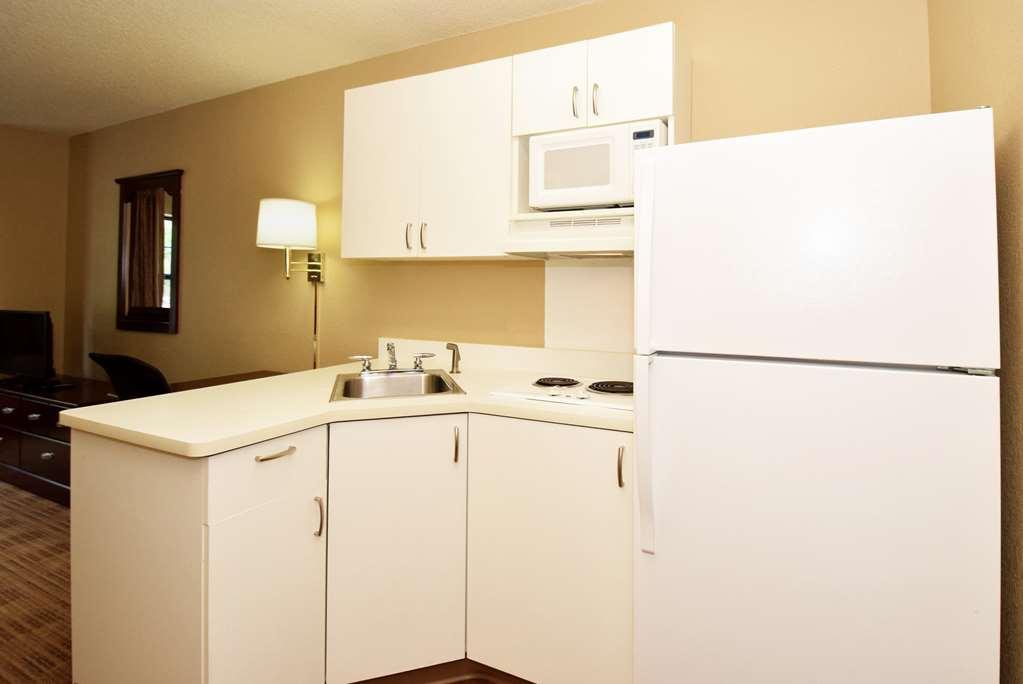 Extended Stay America Suites - Cleveland - Brooklyn Room photo