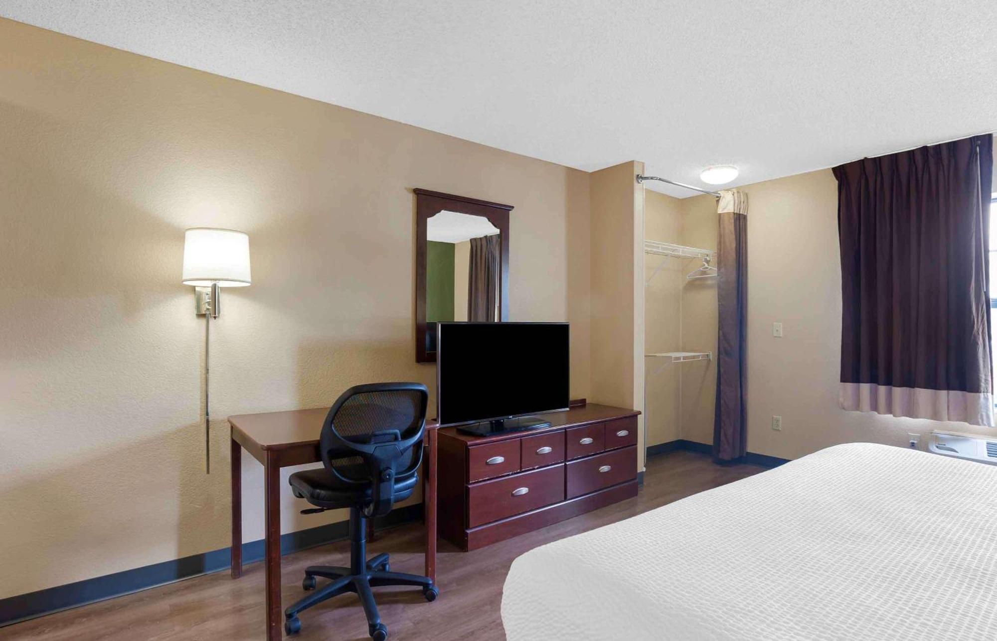 Extended Stay America Suites - Cleveland - Brooklyn Exterior photo