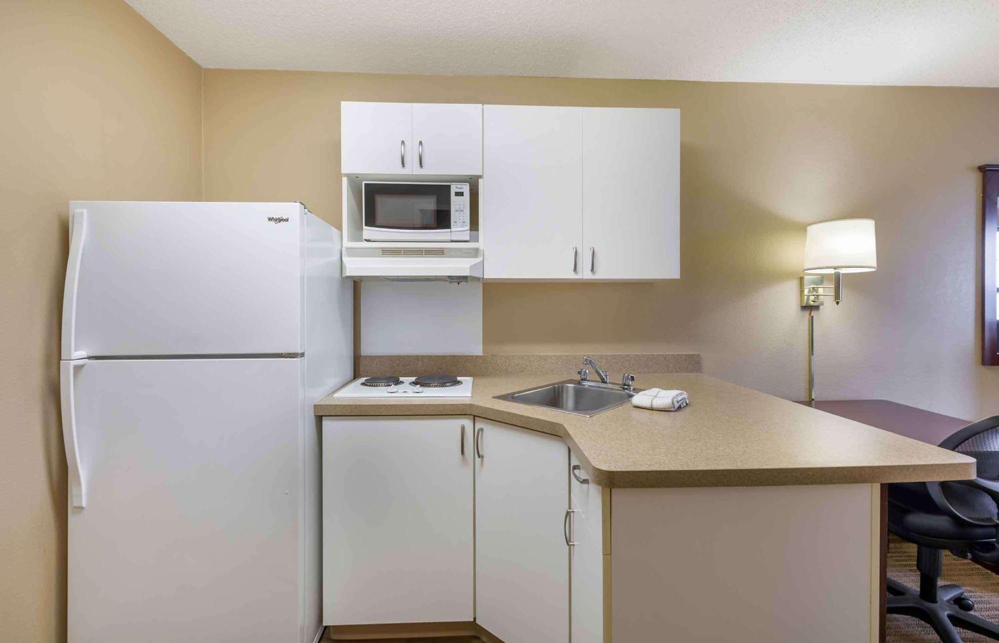 Extended Stay America Suites - Cleveland - Brooklyn Exterior photo
