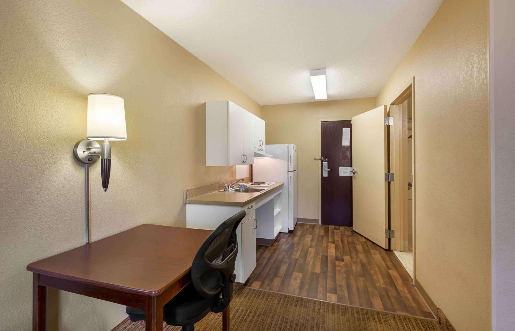 Extended Stay America Suites - Cleveland - Brooklyn Exterior photo