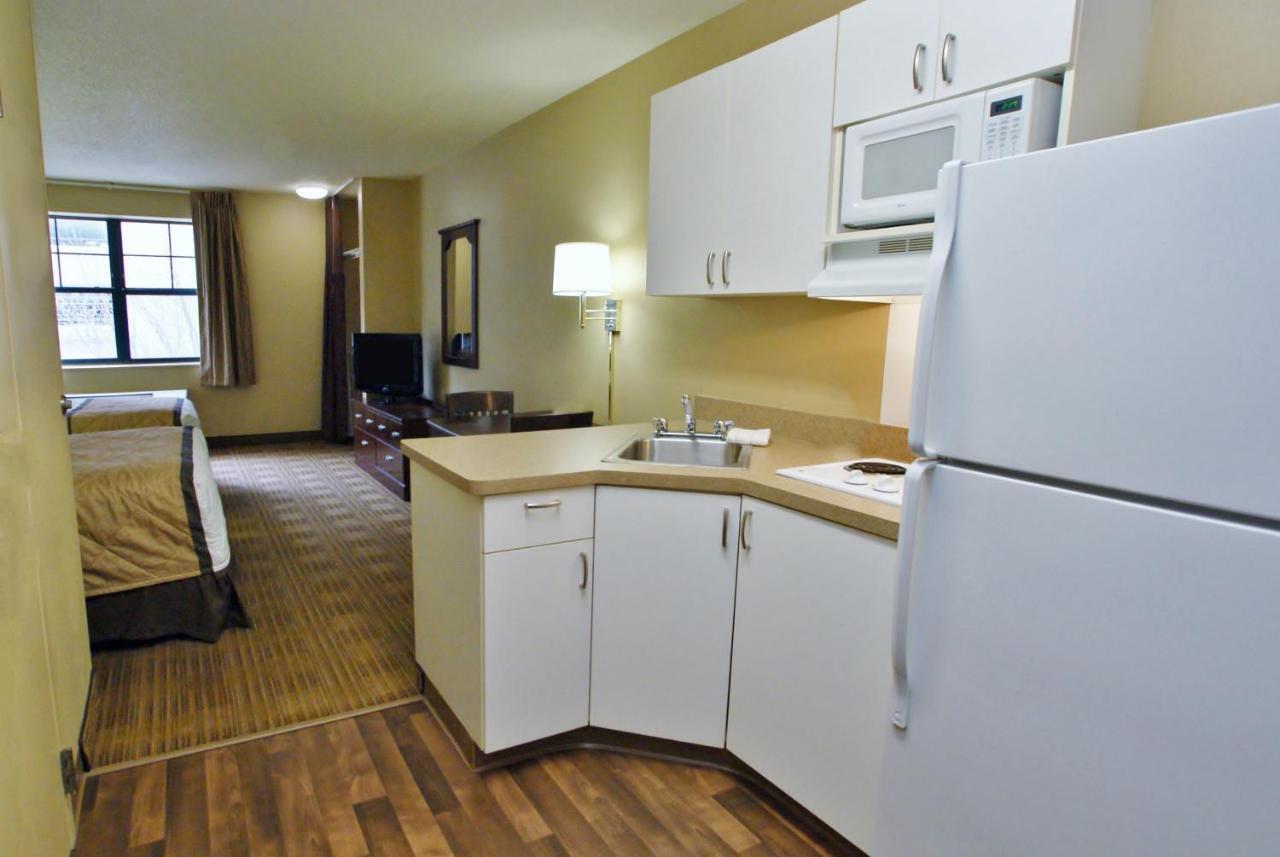 Extended Stay America Suites - Cleveland - Brooklyn Exterior photo